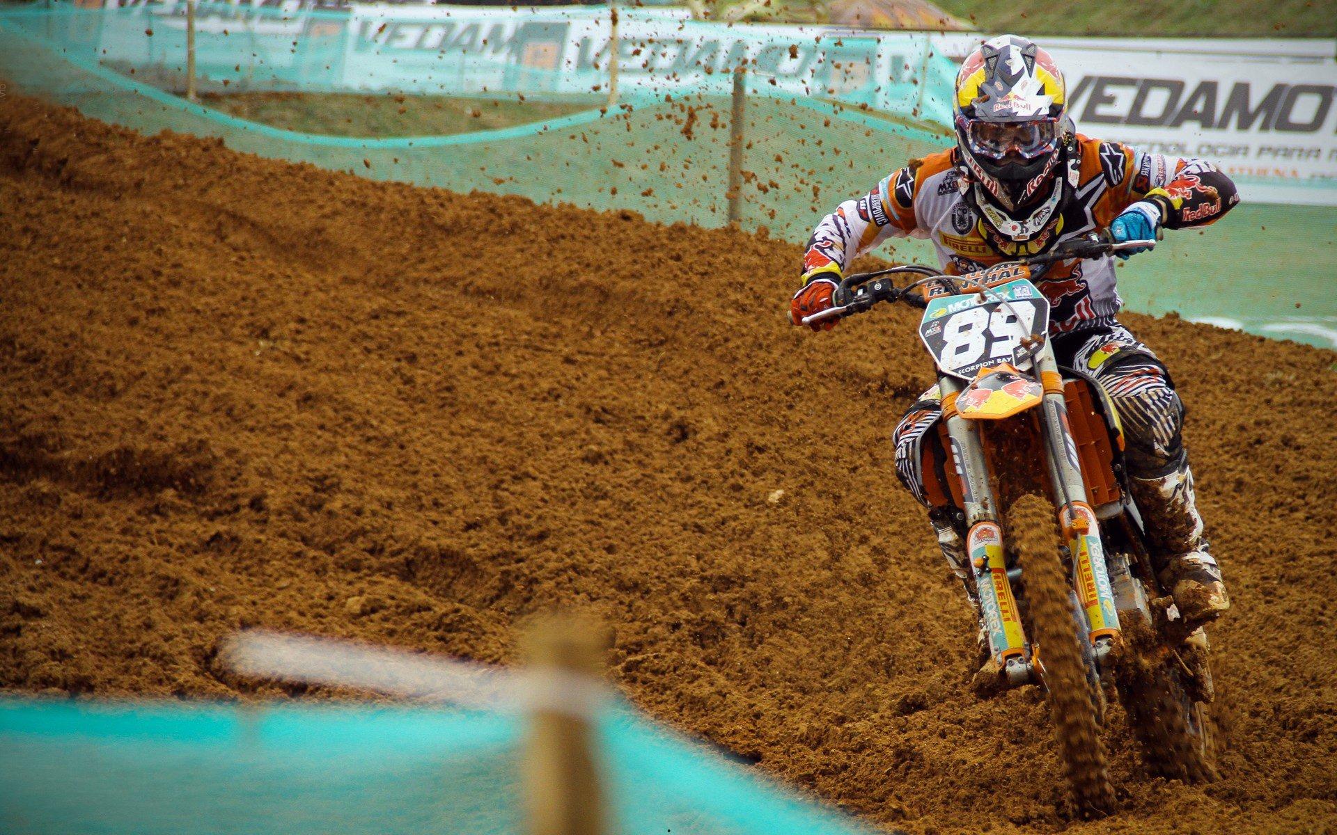 世界杯扩军新海报引争议，梅西领衔42队，C罗缺席葡萄牙代表竟非他