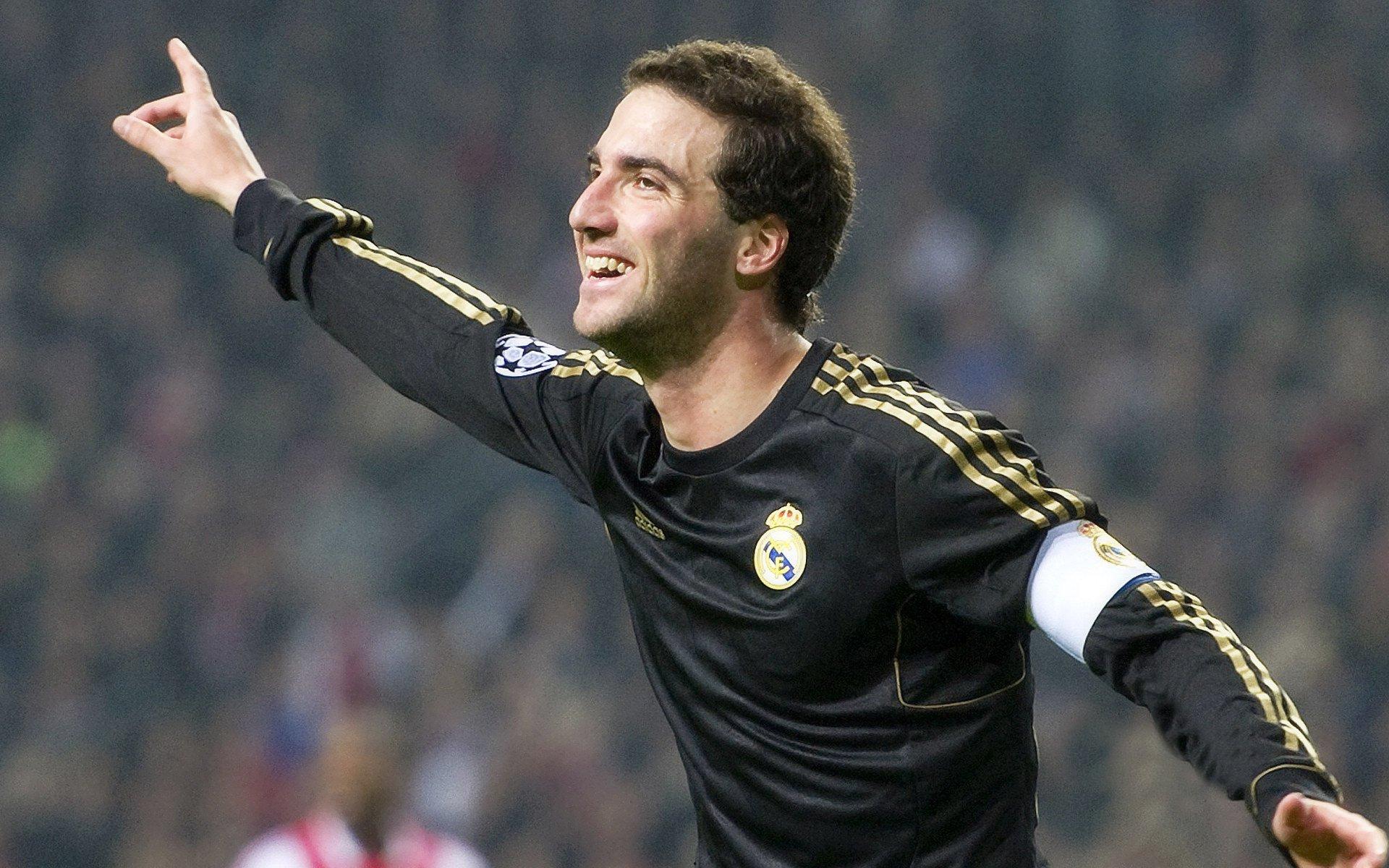 防守崩盘致关键战失利，雅尼斯痛斥球队迷失自我