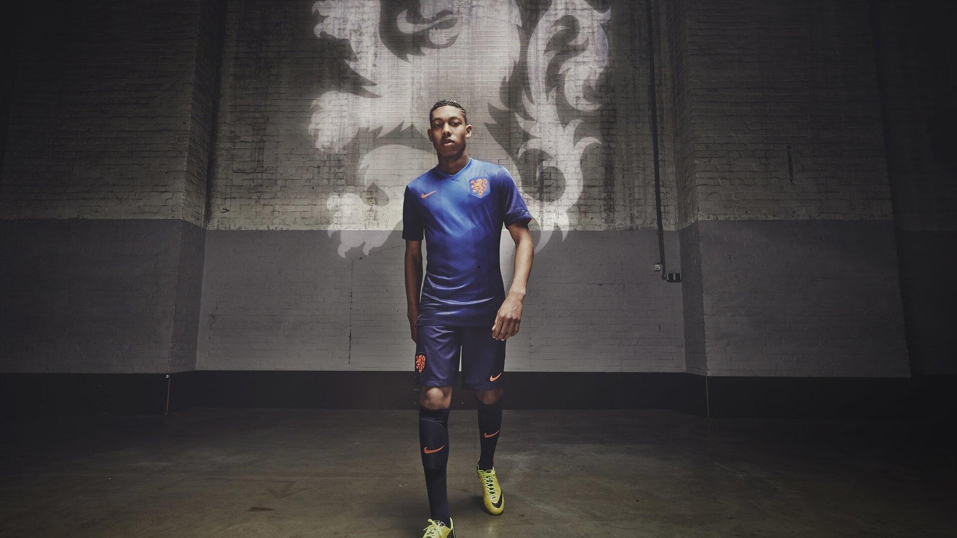 北伦敦血色黄昏，阿森纳与热刺鏖战演绎不朽宿命，足球灵魂在酋长球场燃烧